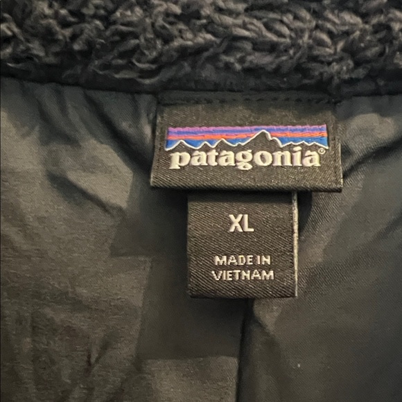 Patagonia Women's Dark Fleece Vest - Picture 2 of 6
